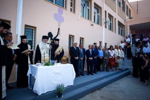 ΠτΔ σε μαθητές της Ραφήνας: Μην ξεχάσετε την τραγωδία